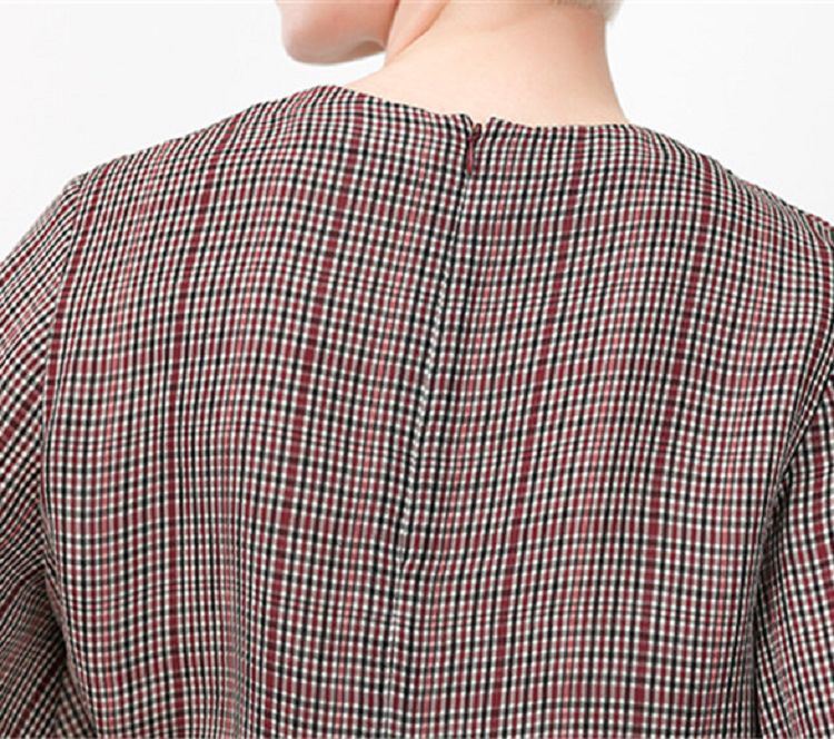 Center back with concealed zipper(001)