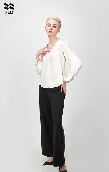 Furnizor de pantaloni drepti din matase pentru femei